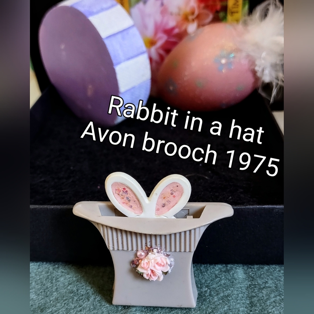 Vintage Avon Pop-up Rabbit In Hat Pin - Picture 4 of 17